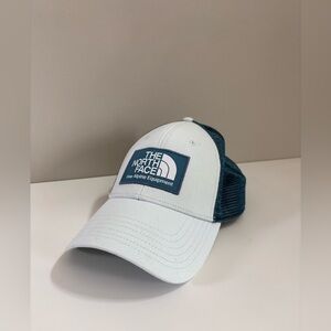 The North Face Two-Tone Logo Mudder Trucker Hat in Light Blue & Teal
